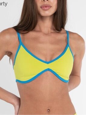 Form triangle bra